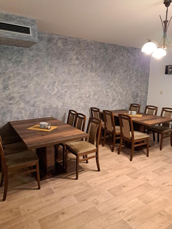 Penzion a Restaurace Na Záložně Kobylí Exterior foto