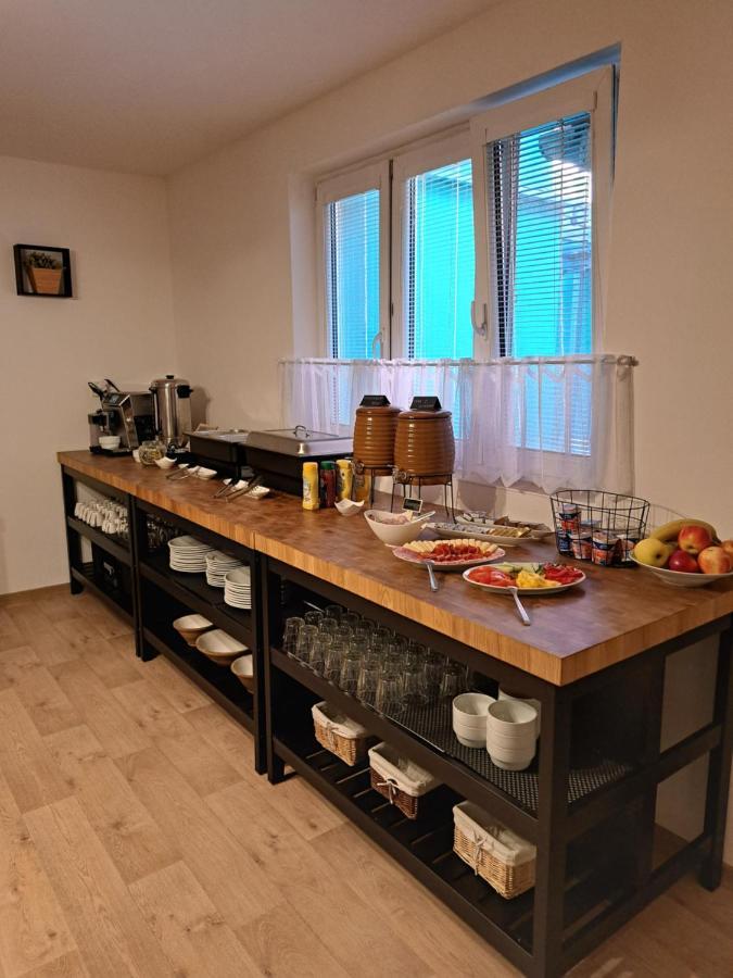 Penzion a Restaurace Na Záložně Kobylí Exterior foto