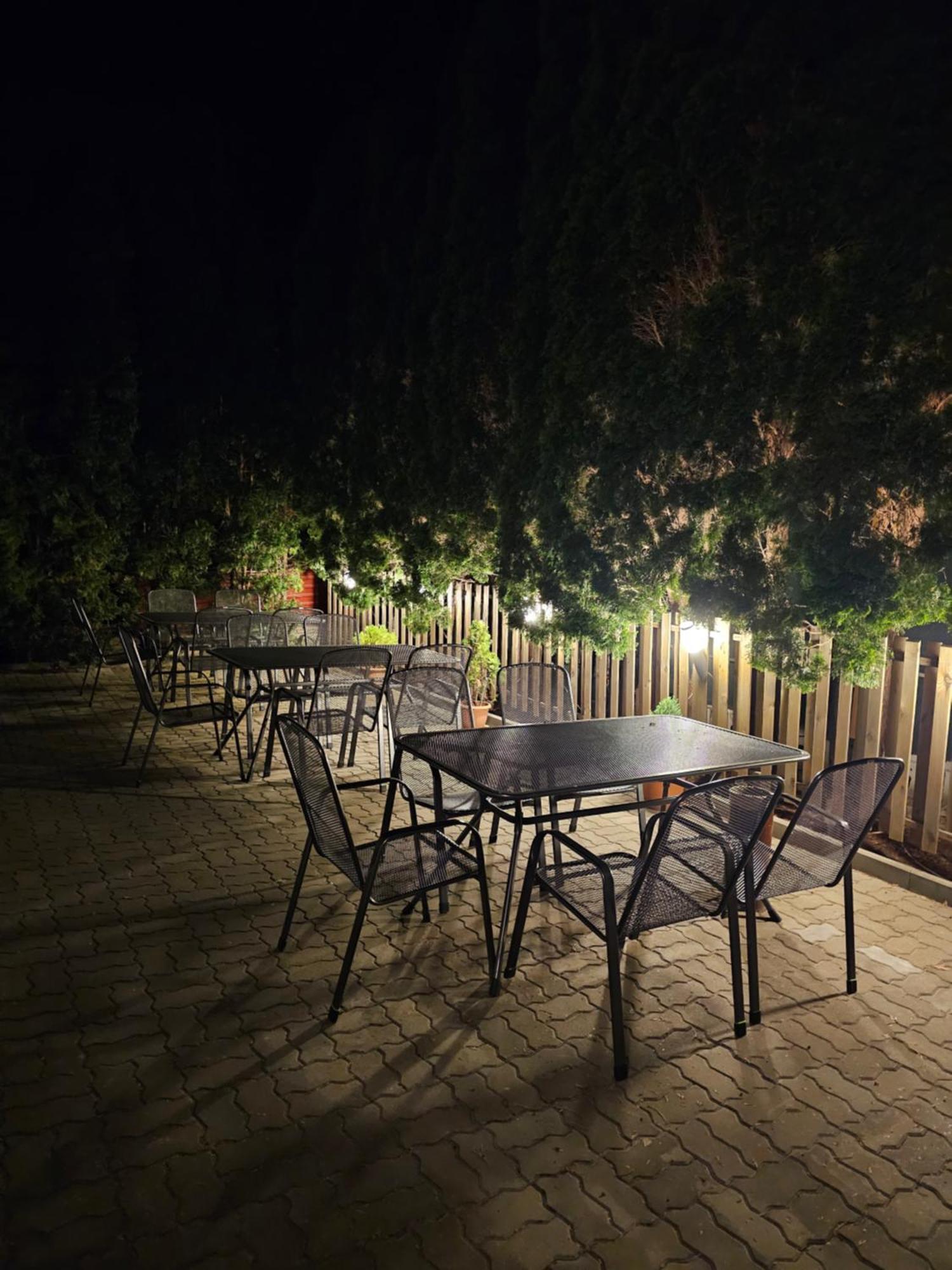 Penzion a Restaurace Na Záložně Kobylí Exterior foto