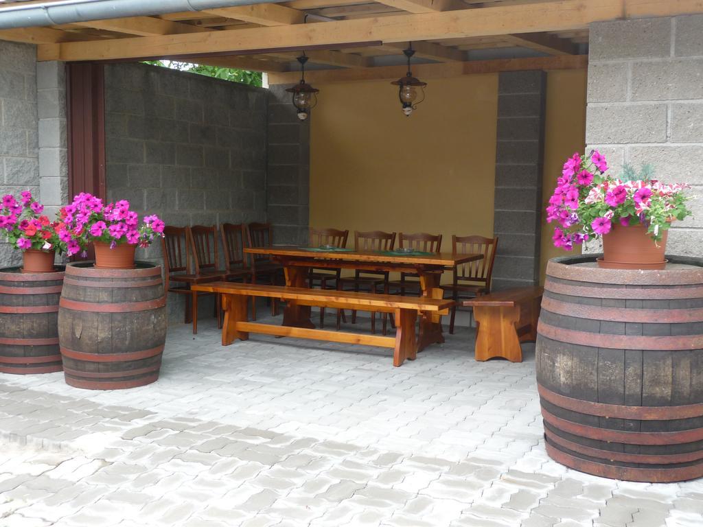 Penzion a Restaurace Na Záložně Kobylí Exterior foto