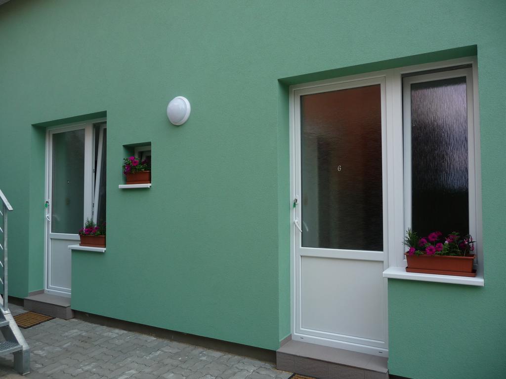 Penzion a Restaurace Na Záložně Kobylí Exterior foto