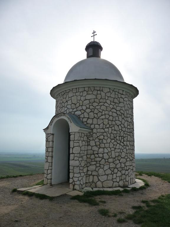 Penzion a Restaurace Na Záložně Kobylí Exterior foto