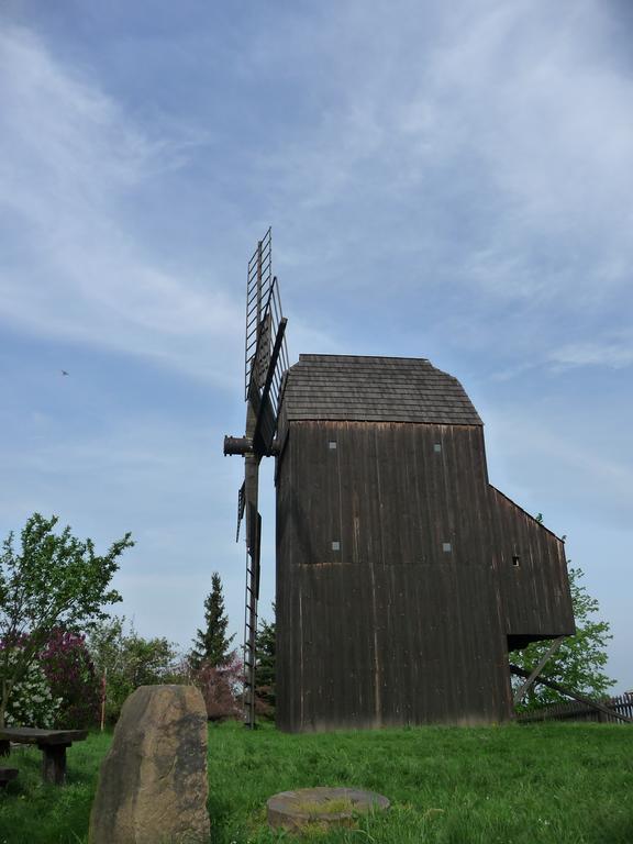 Penzion a Restaurace Na Záložně Kobylí Exterior foto